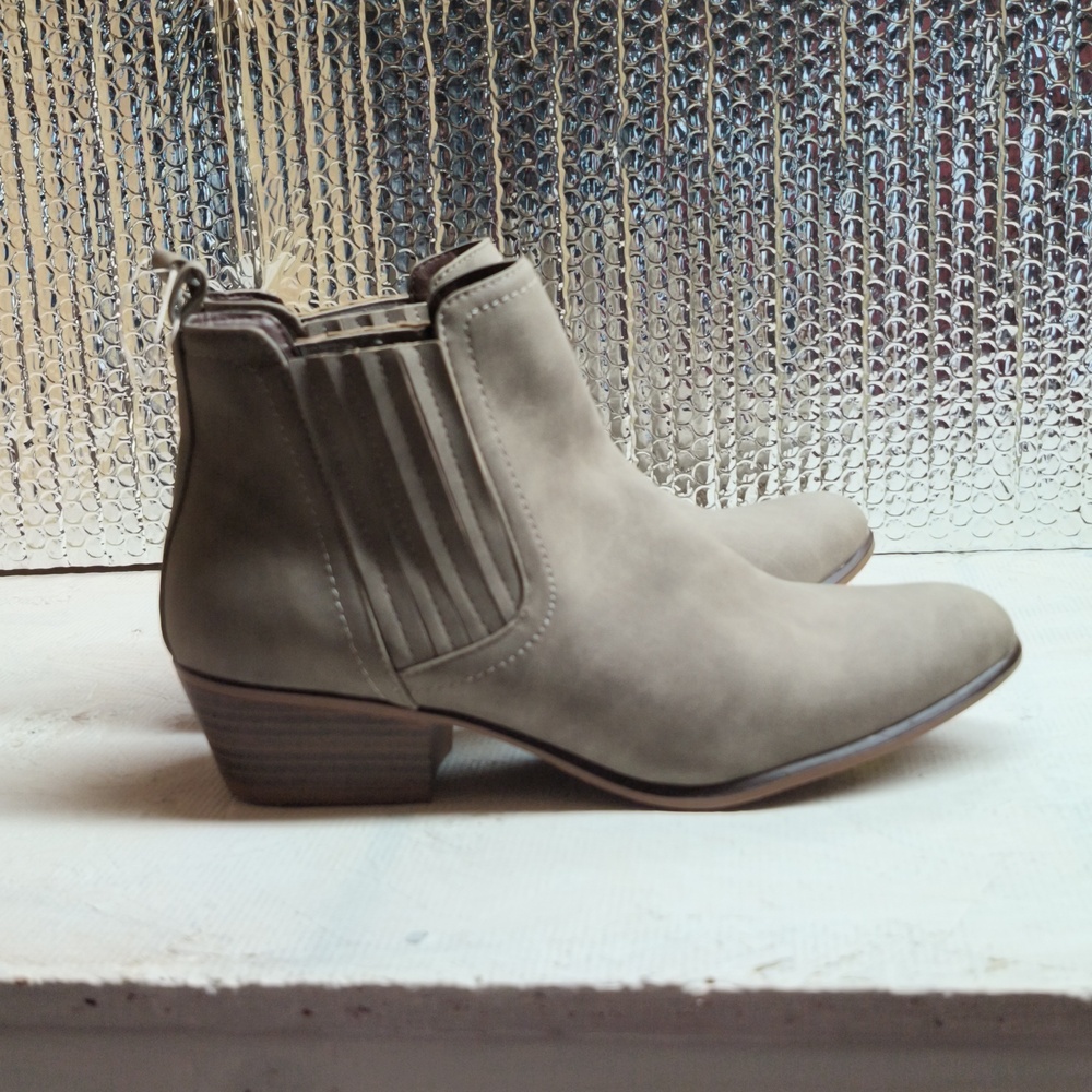 Crochet Booties Style 3879